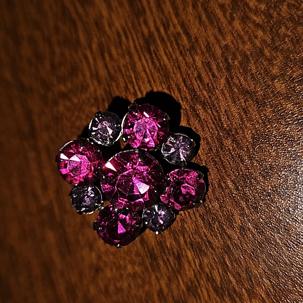 Rhinstone pin...NEW condition